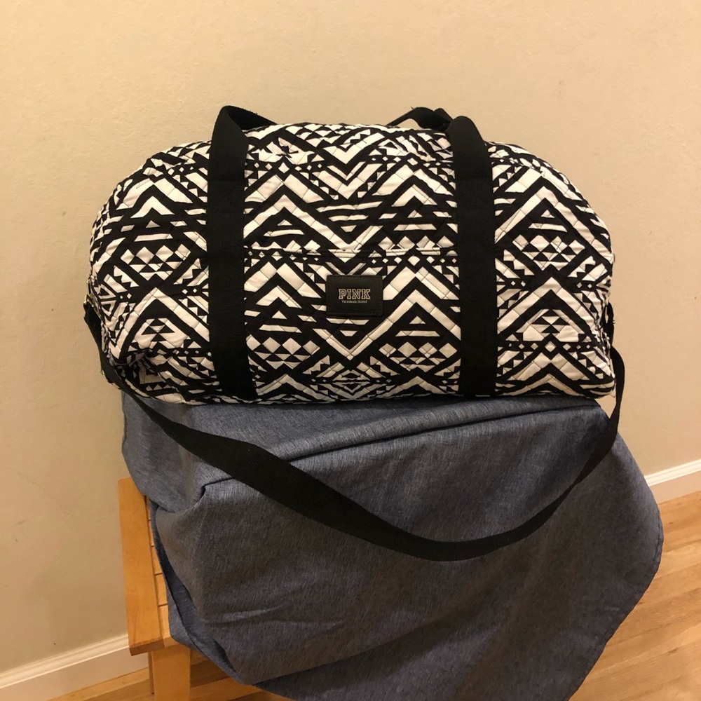 Victoria’s Secret PINK Quilted Overnight Mini Duffle/Gym Bag Black White Green